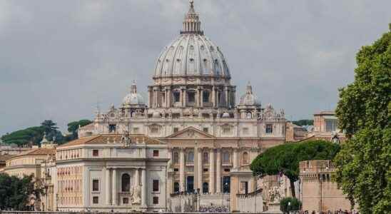The Vatican establishes diplomatic relations with the Sultanate of Oman