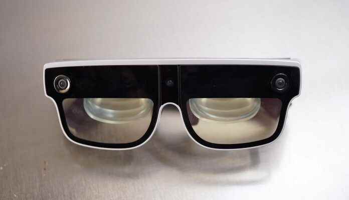 Xiaomis New Futuristic Wireless AR Glasses Showcased at MWC 2023