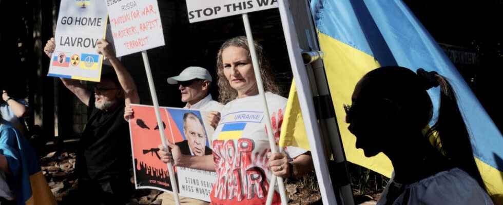 defenders of Ukraine lonely in the face of the neutrality