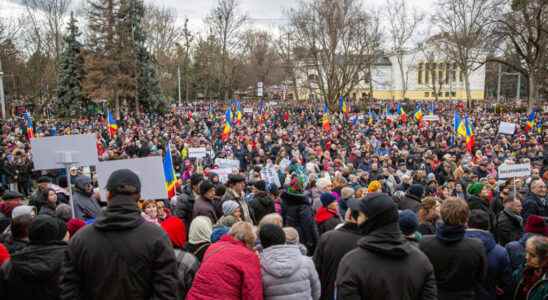 in Chisinau pro Russian demonstrators demand the resignation of the government