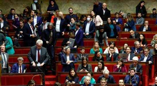 in the cacophony the first debates ended in the Assembly